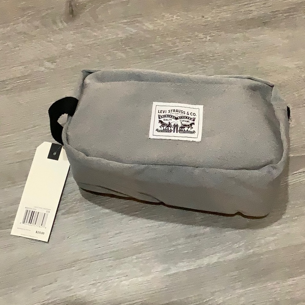 Levi's Gray Men's toiletries Bag